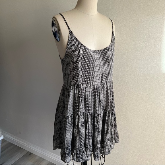 Brandy Melville Jada Dress One Size Floral Medium - Picture 1 of 16